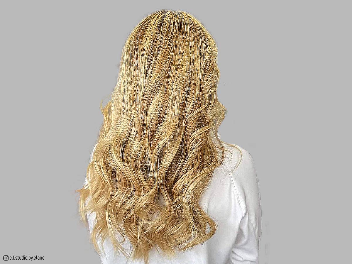 Warm blonde hair with beachy waves - wide 9