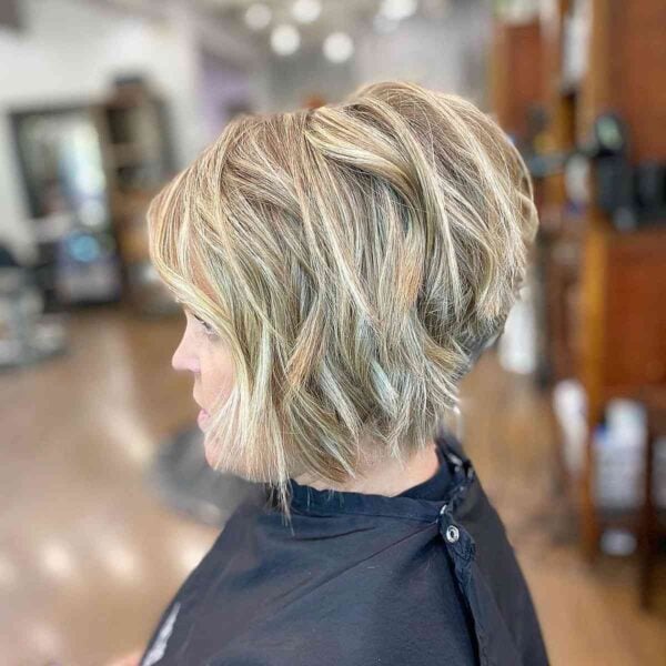 30 Short Bob Haircuts Women Over 40 Are Rockin' This Year