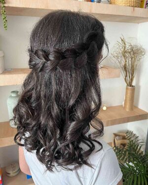 35 Simple & Cute Wedding Guest Hairstyle Ideas