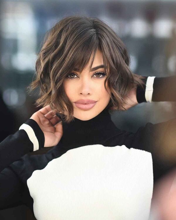 24 Coolest Jaw-Length Choppy Bob with Bangs for a Mod Look