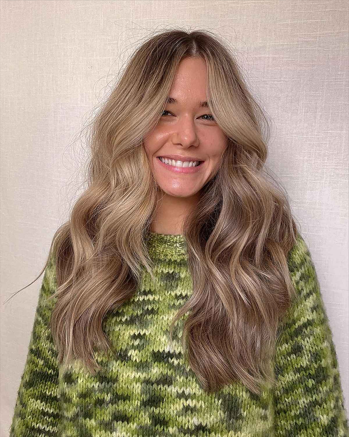 Wavy Long Tresses with Face-Framing Pieces