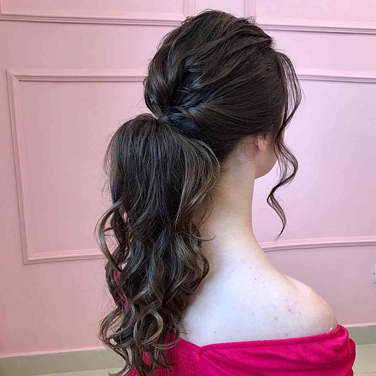 Wavy Textured Ponytail for Prom Night