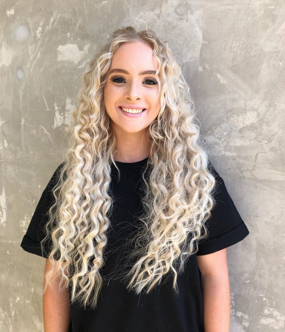 36 Blonde Curly Hair Ideas Trending This Year